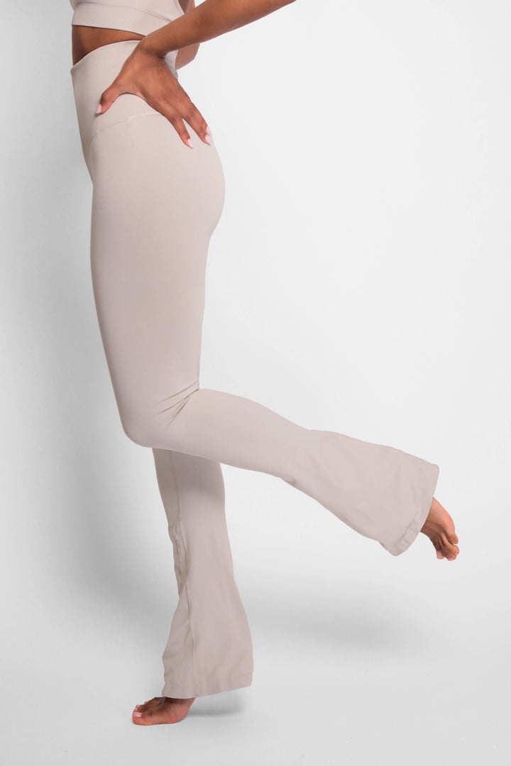 Glow Up High Waist Push Up Flare Long Leggings