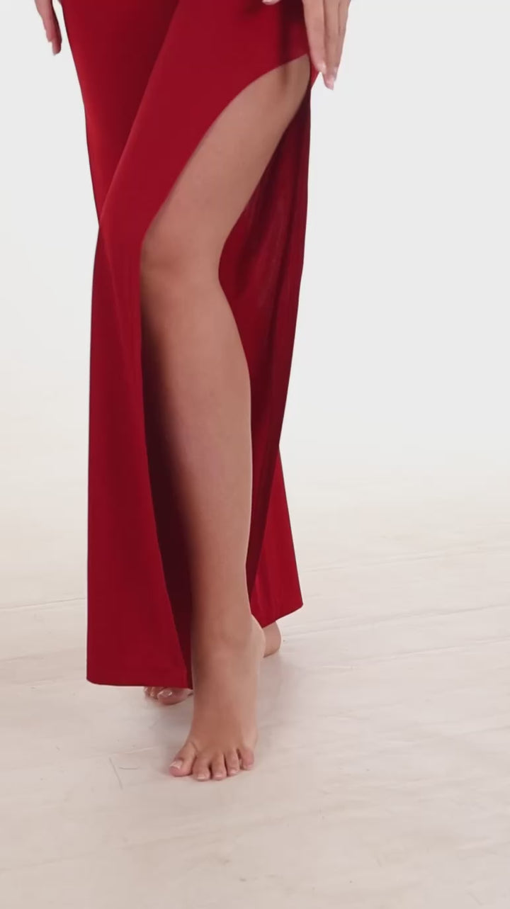 Mono elegante con espalda cruzada